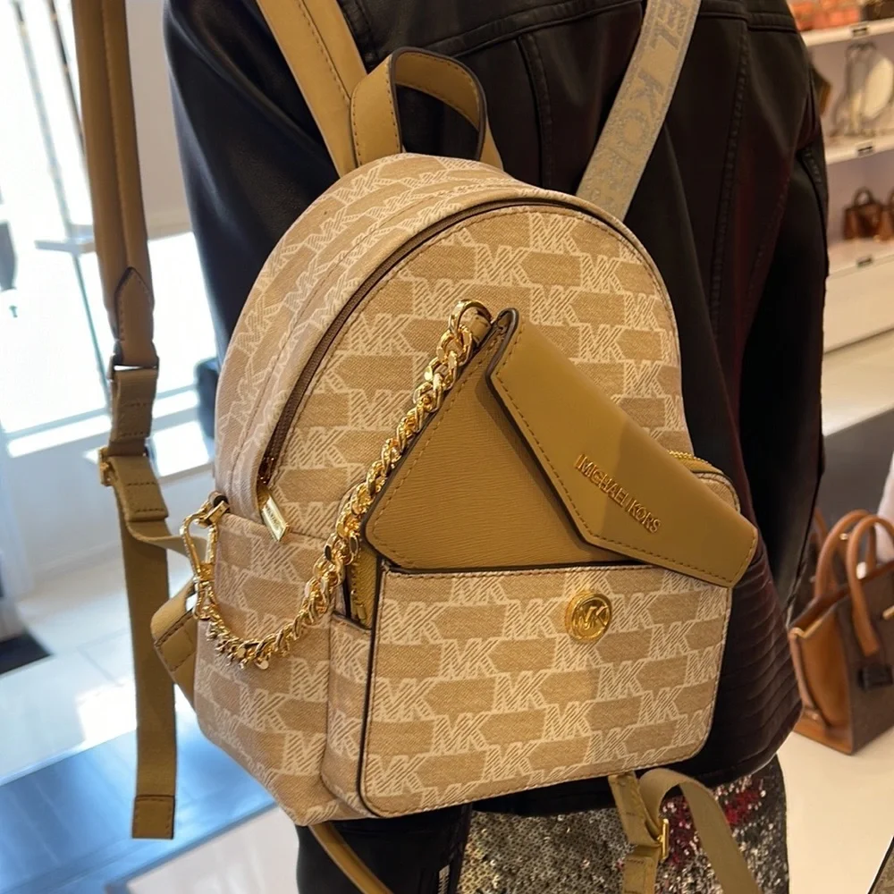 MICHAEL KORS
Maisie Extra-Small Logo 2-in-1 Backpack
Camel
NWT - Picture 14 of 16